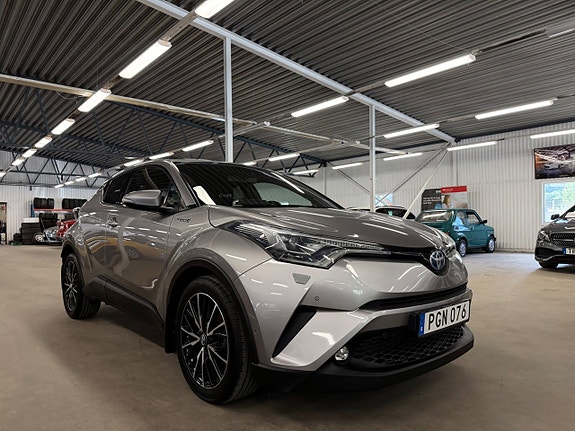 Toyota C-HR 3 of 9