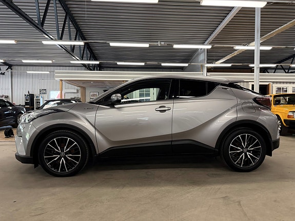 Toyota C-HR 6 of 9