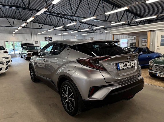 Toyota C-HR 5 of 9