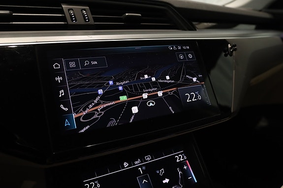 Audi e-tron 18 of 23