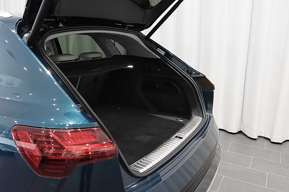 Audi e-tron 5 of 23