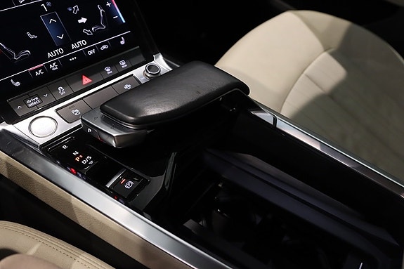 Audi e-tron 20 of 23