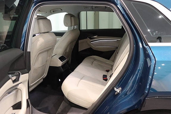 Audi e-tron 9 of 23