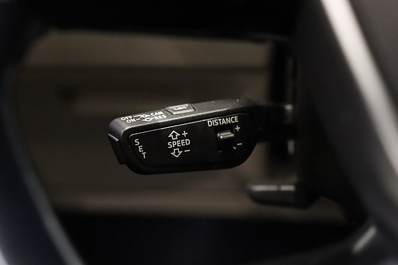 Audi e-tron 15 of 23