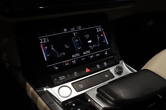 Audi e-tron 19 of 23