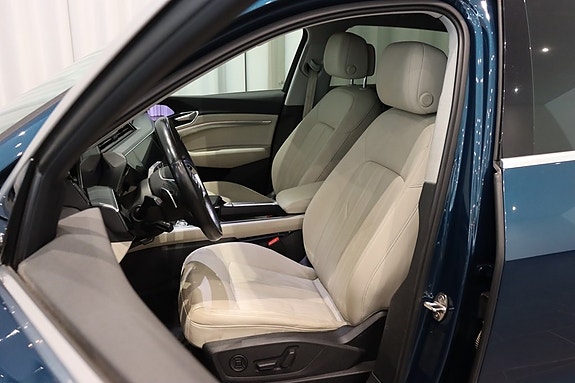 Audi e-tron 8 of 23