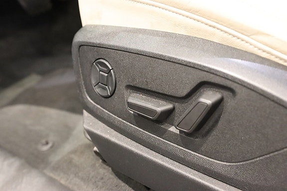 Audi e-tron 12 of 23