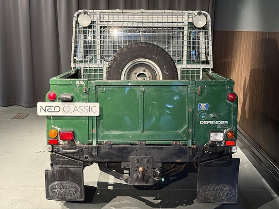 Land Rover Defender 90 9 of 23