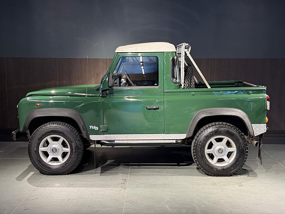Land Rover Defender 90 5 of 23