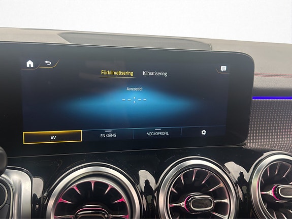 Mercedes-Benz EQB300 26 of 30