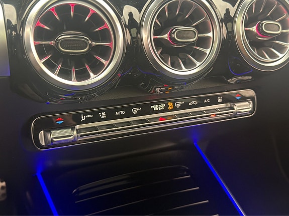 Mercedes-Benz EQB300 28 of 30