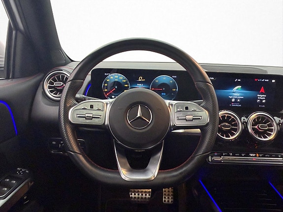 Mercedes-Benz EQB300 15 of 30