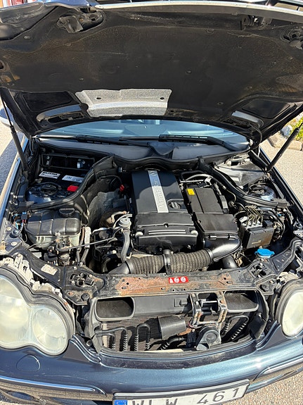 Mercedes-Benz C200 10 of 11