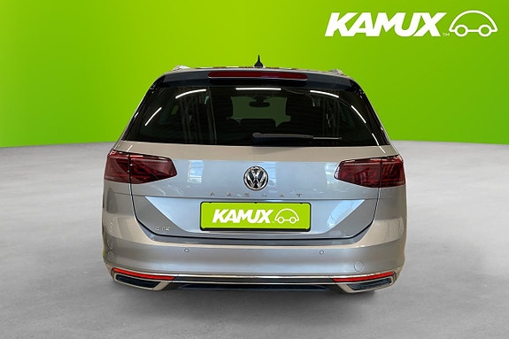 Volkswagen Passat 5 of 26