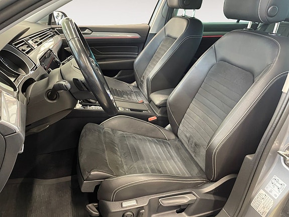 Volkswagen Passat 10 of 26