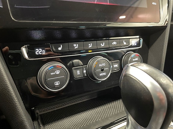 Volkswagen Passat 23 of 26