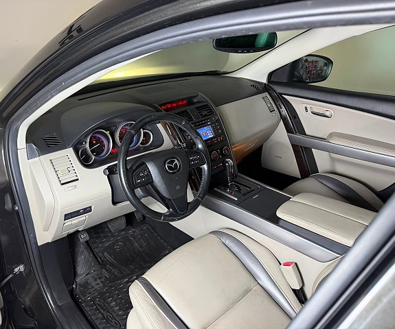 Mazda CX-9 9 of 18