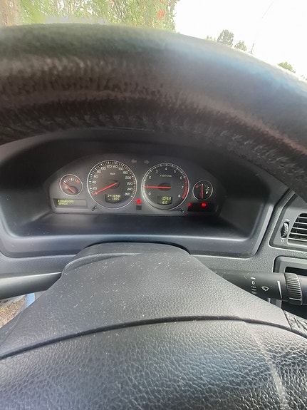 Volvo V70 7 of 10