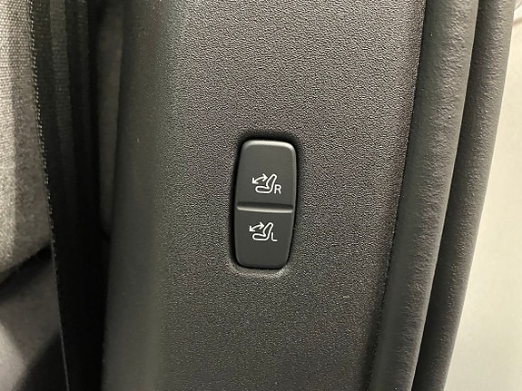 Volvo EX90 6 of 24