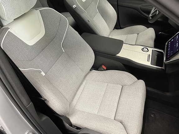 Volvo EX90 14 of 24