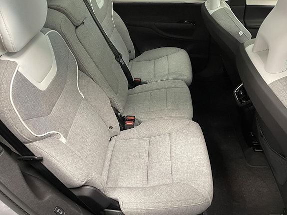 Volvo EX90 12 of 24