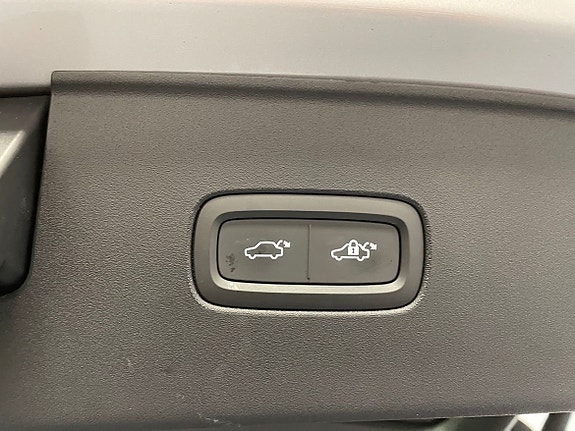 Volvo EX90 10 of 24