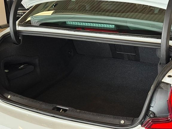 Volvo S90 8 of 18