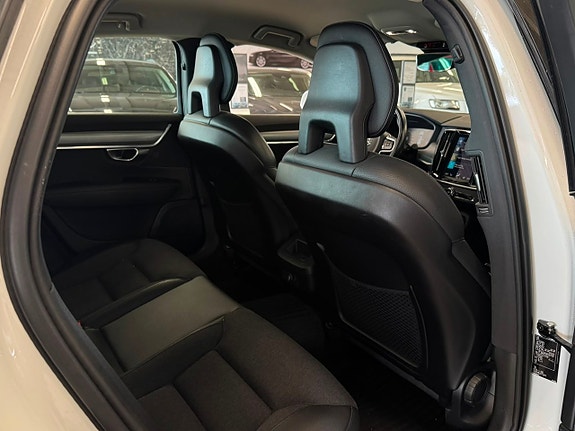 Volvo S90 10 of 18