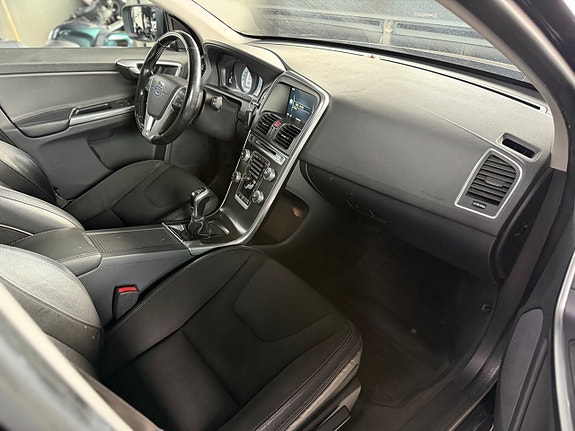Volvo XC60 9 of 14