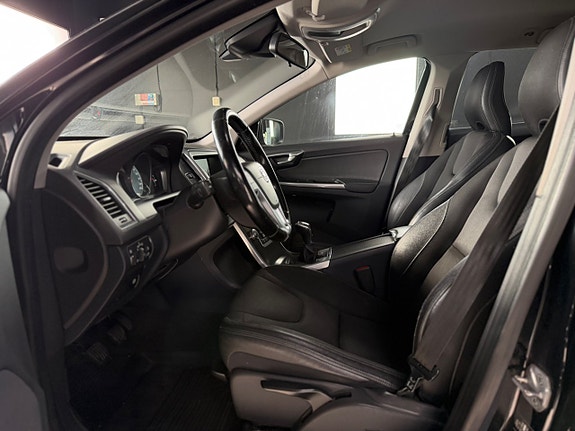 Volvo XC60 7 of 14