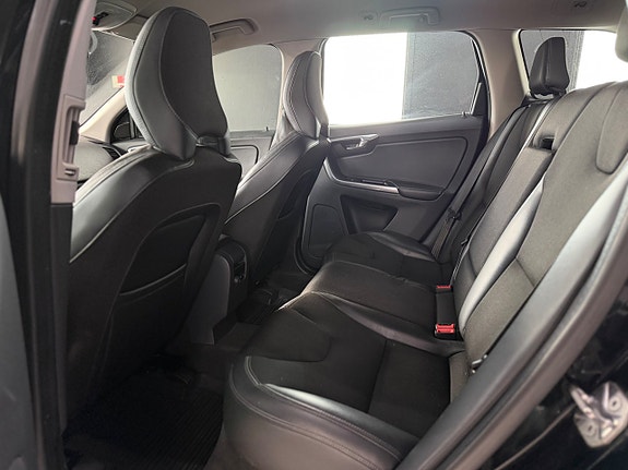 Volvo XC60 13 of 14