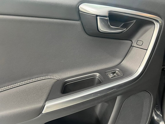 Volvo V60 23 of 25