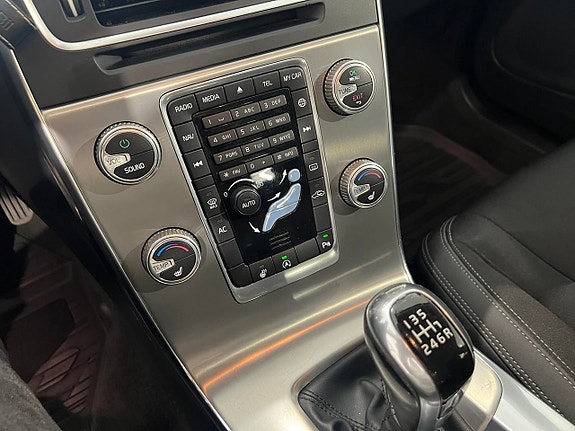 Volvo V60 15 of 25