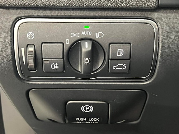 Volvo V60 11 of 25