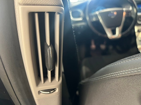 Volvo V60 22 of 25