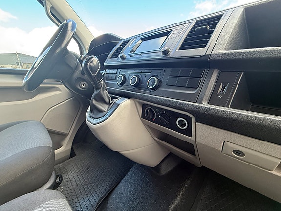 Volkswagen Transporter 9 of 13