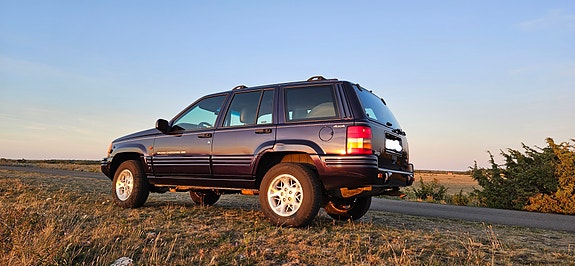 Jeep Grand Cherokee 3 of 10