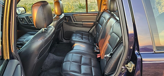 Jeep Grand Cherokee 4 of 10