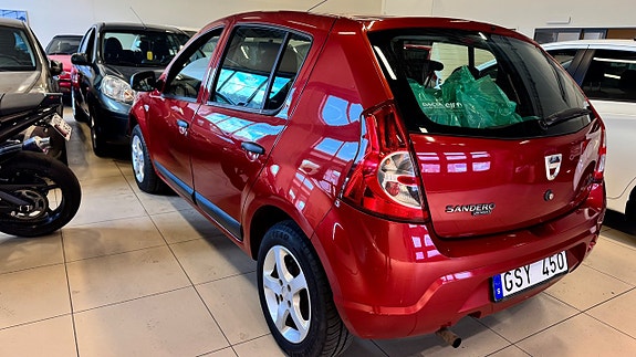 Dacia Sandero 12 of 15