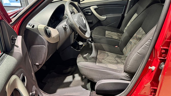 Dacia Sandero 8 of 15