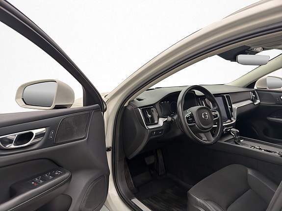 Volvo V60 11 of 30