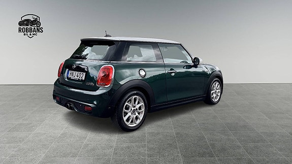 MINI Cooper S 5 of 17