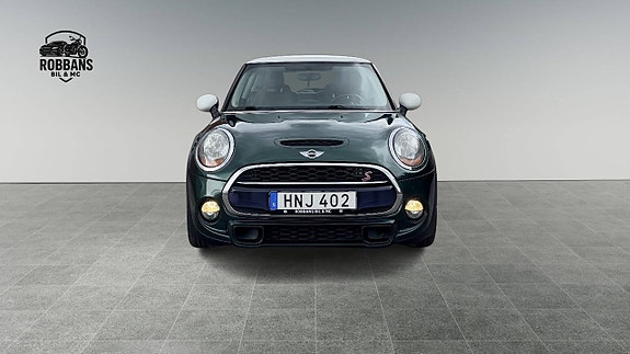 MINI Cooper S 2 of 17