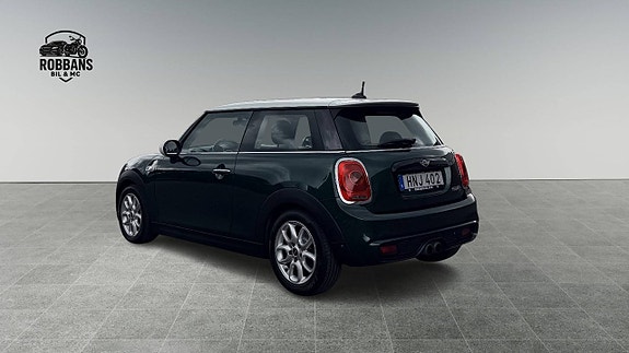 MINI Cooper S 7 of 17