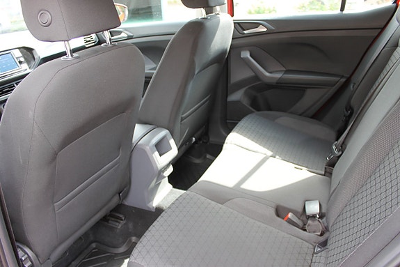 Volkswagen T-Cross 8 of 9
