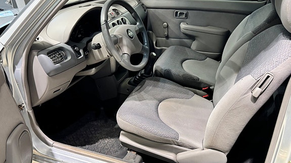Nissan Micra 6 of 14