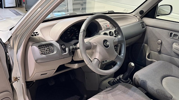 Nissan Micra 7 of 14
