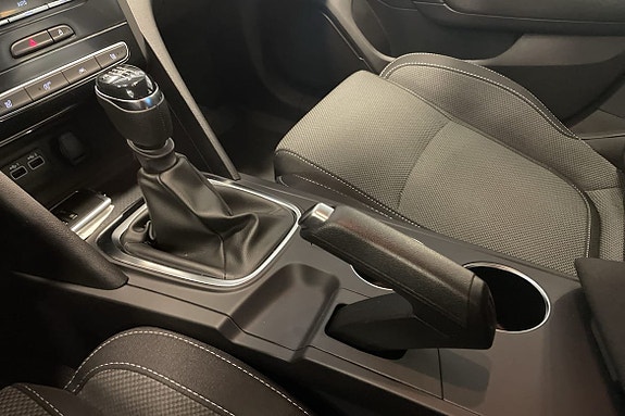 Renault Megane 12 of 13