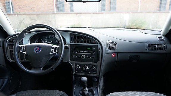 Saab 9-5 12 of 18