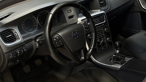 Volvo V60 12 of 22